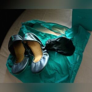 Gently preloved Tieks in great condition comes with all bags box & rhinestone